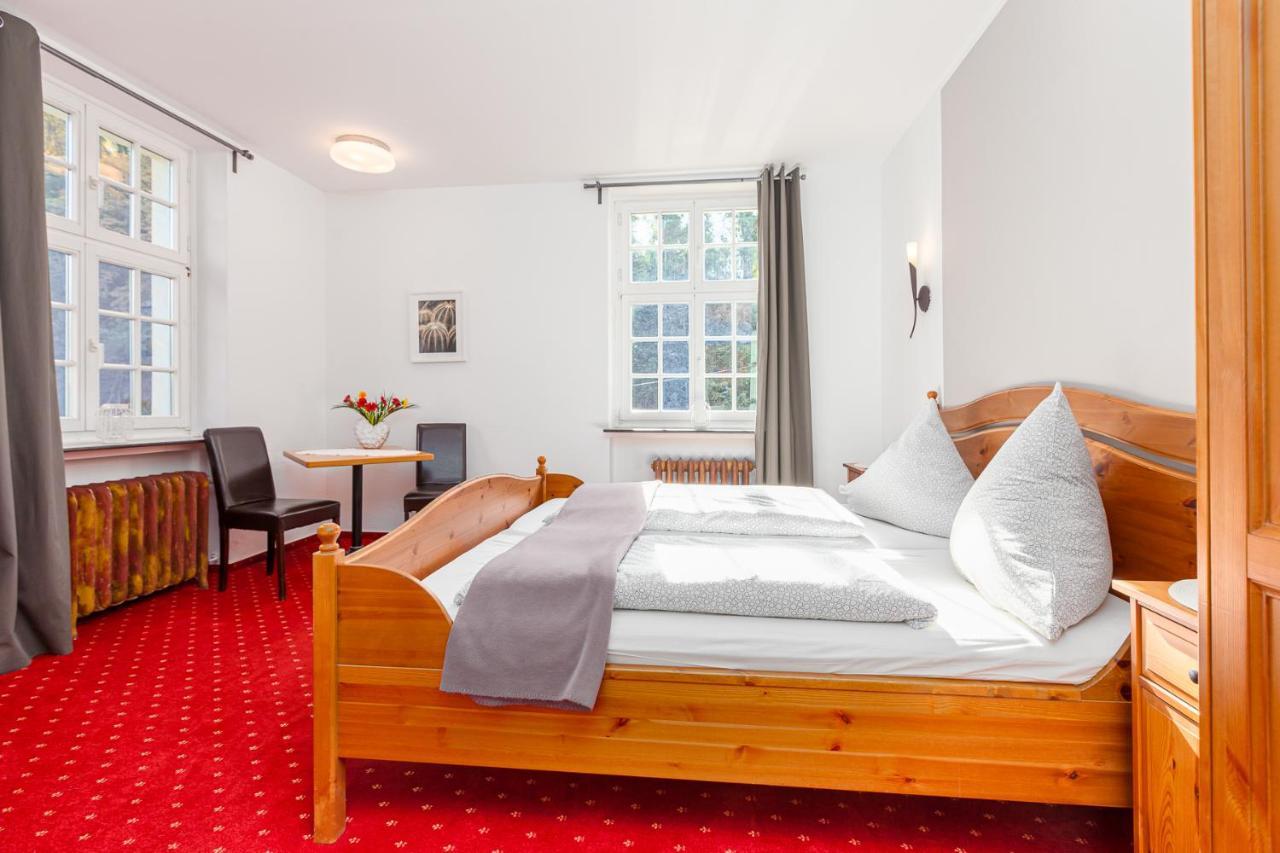 Gasthaus Und Hotel An Der Kost ฮัททิงเงน ภายนอก รูปภาพ