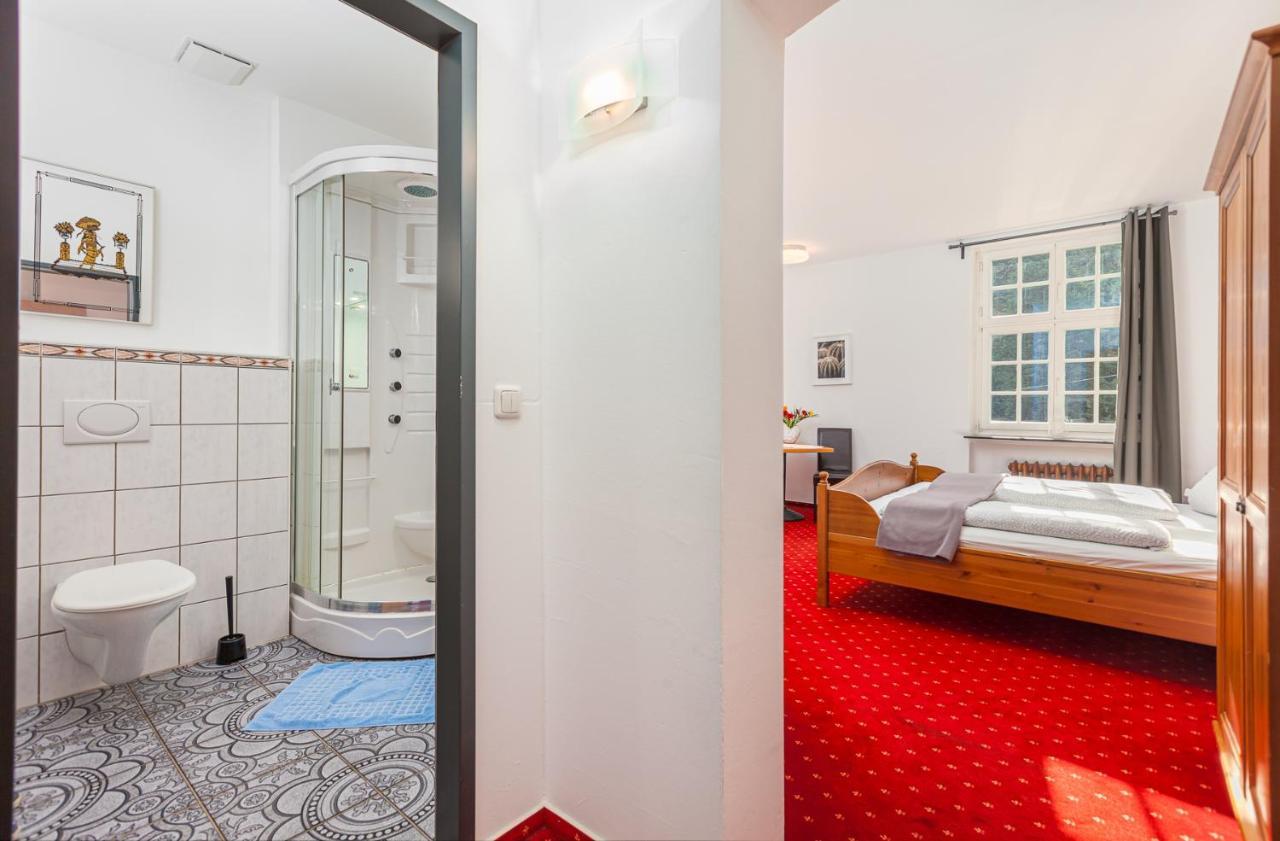 Gasthaus Und Hotel An Der Kost ฮัททิงเงน ภายนอก รูปภาพ